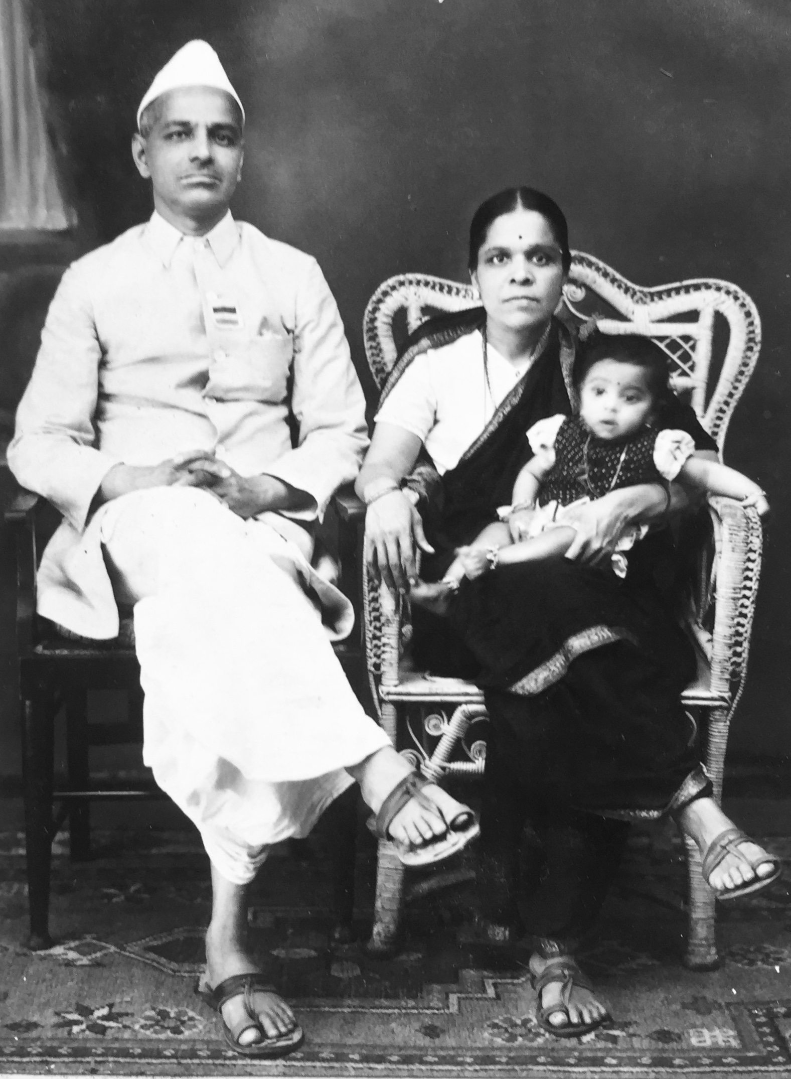 Balmohan Limaye with parents, 1945
