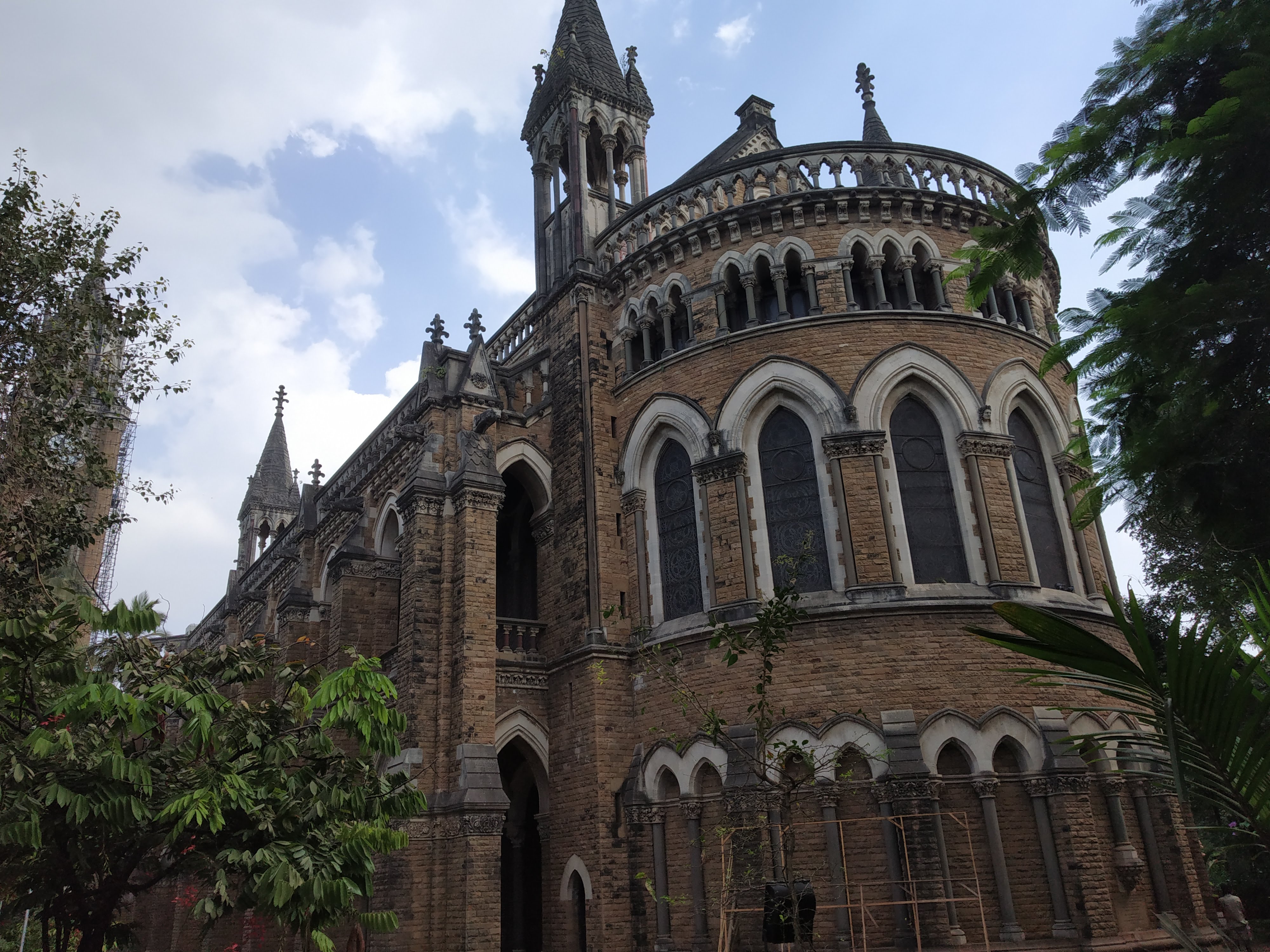 मुंबई विद्यापीठाची फोर्टमधली इमारत
